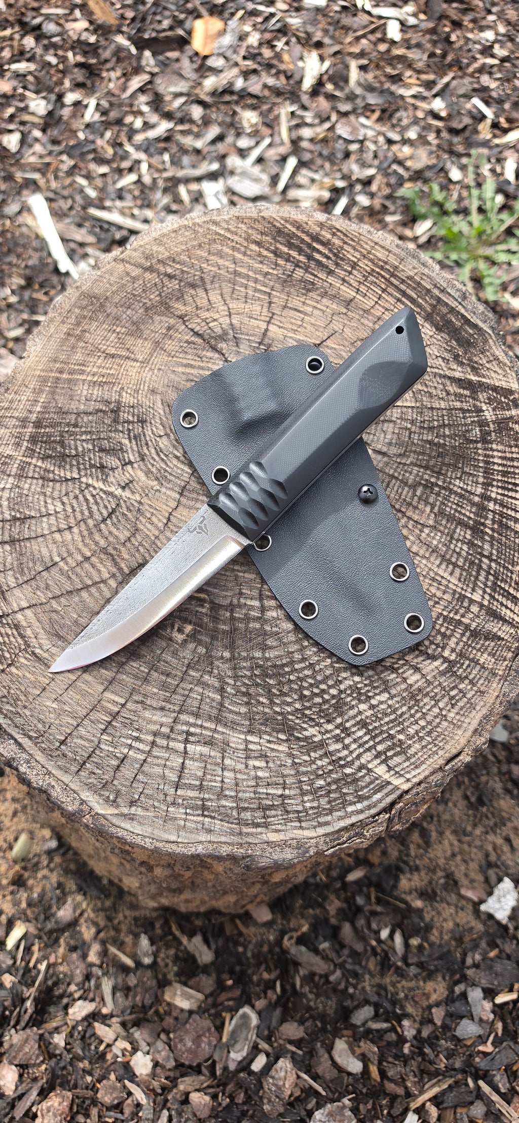 Modern Bushcrafter 'BLACK OUT'
