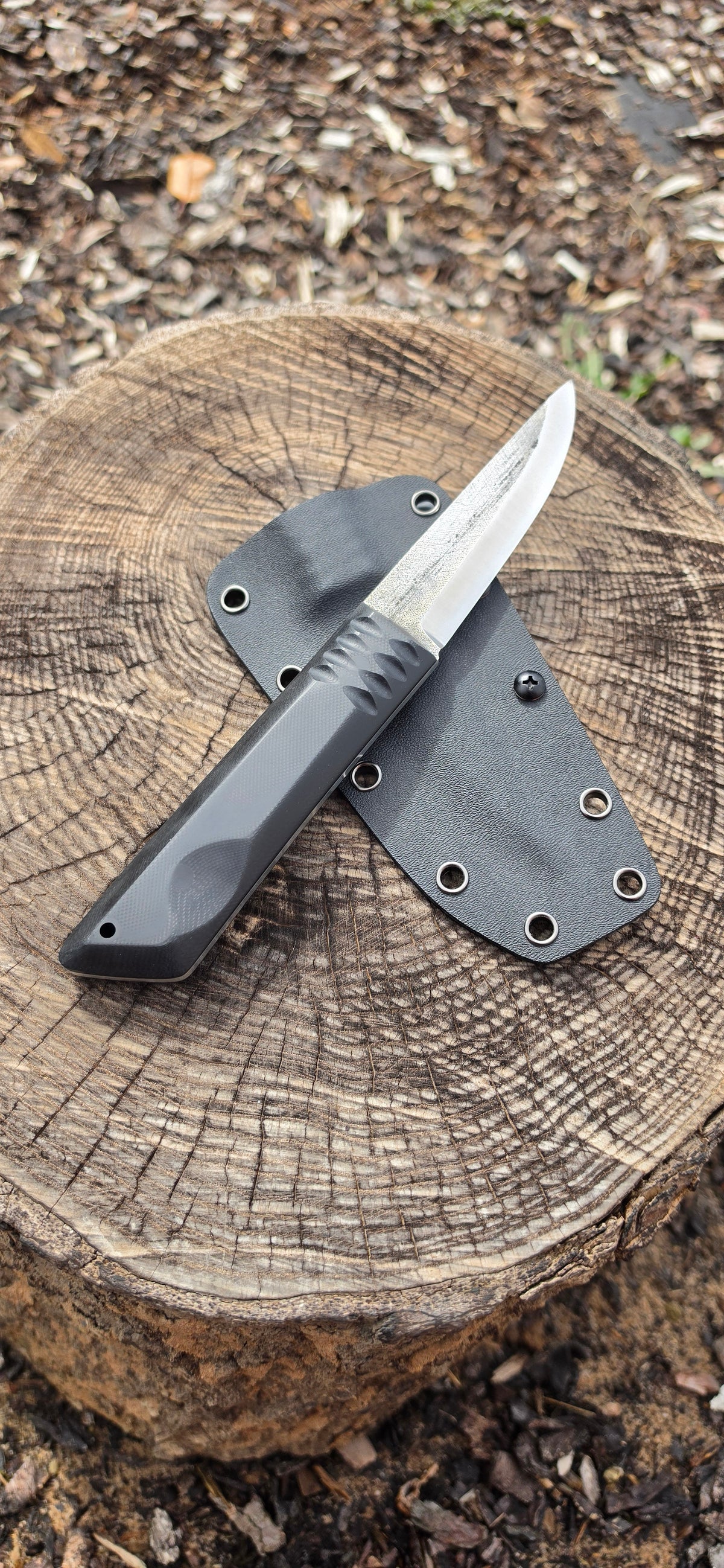 Modern Bushcrafter 'BLACK OUT'