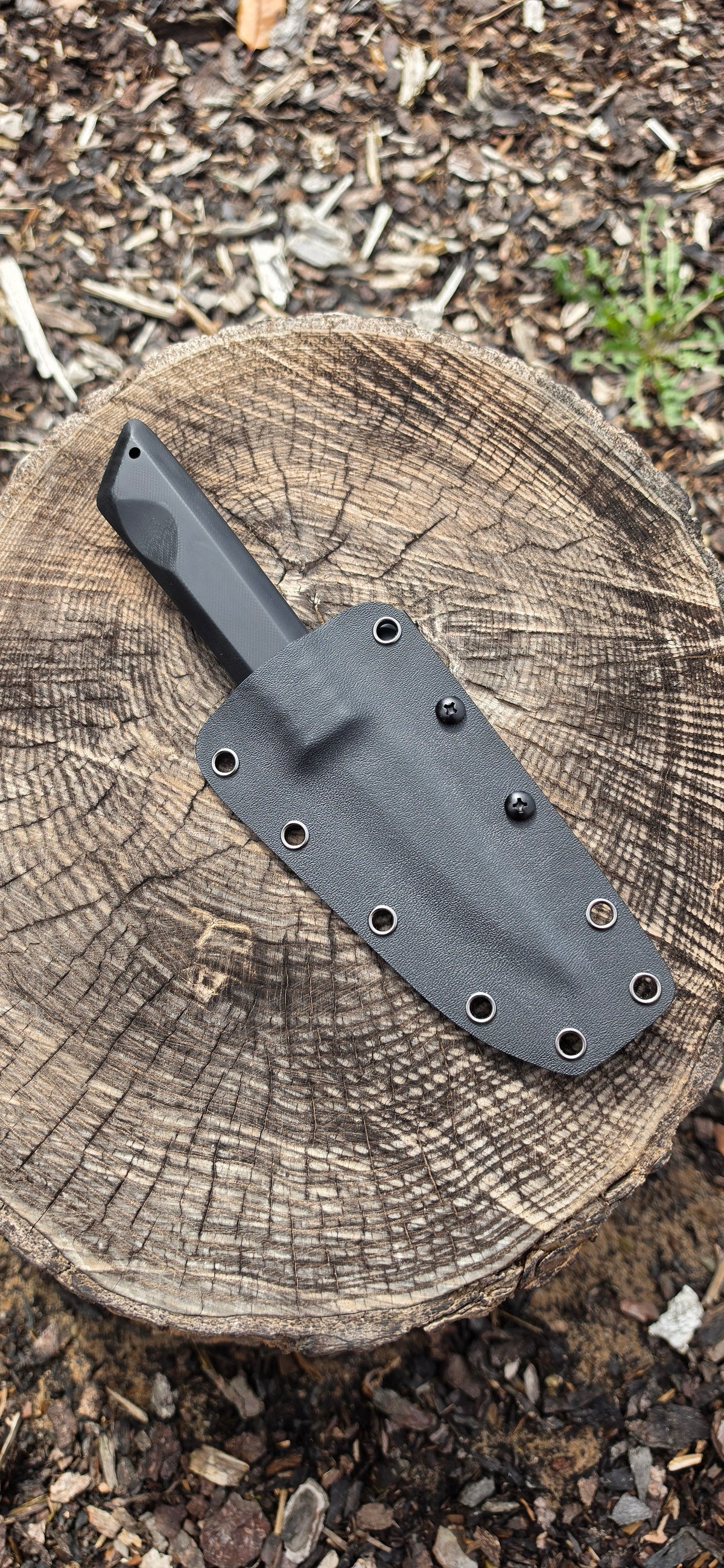 Modern Bushcrafter 'BLACK OUT'